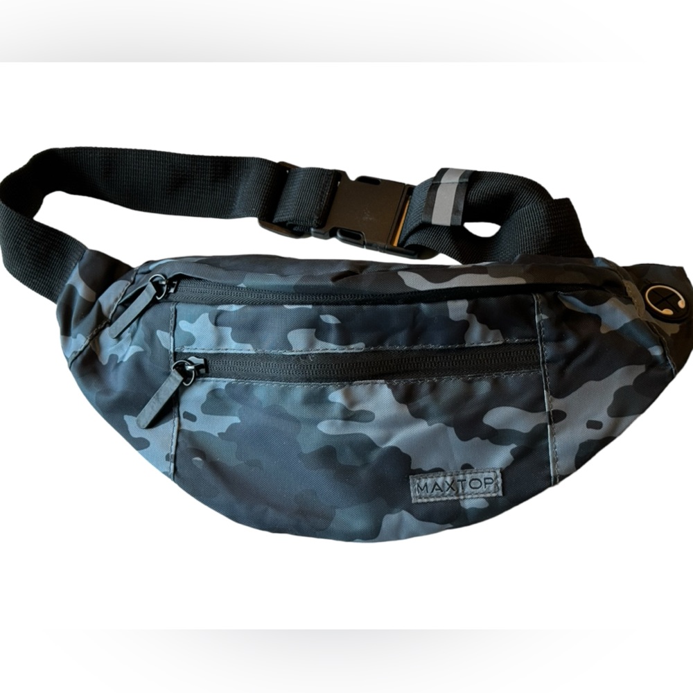 Nice Camo Maxtop Hip Pack Fanny Pack w/ Headphones Port MINTY